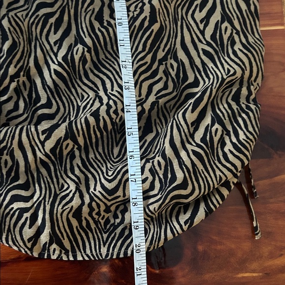 Madagascar mini skirt size small - Picture 7 of 7